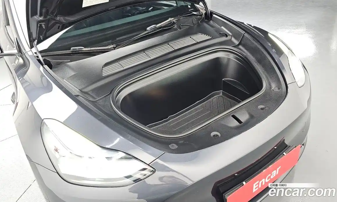 Tesla Model Y 2024 0.2 автомат (гидро), фото 6 Tesla Model Y 2024 0.2 автомат (гидро), фото 6