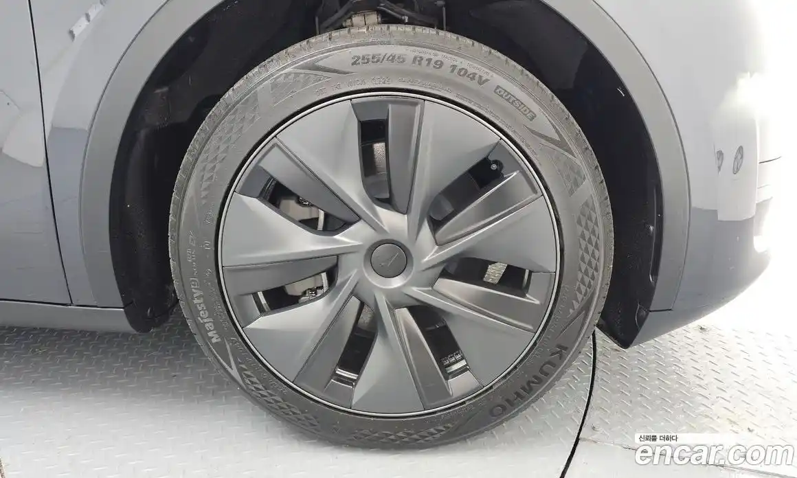Tesla Model Y 2024 0.2 автомат (гидро), фото 7 Tesla Model Y 2024 0.2 автомат (гидро), фото 7