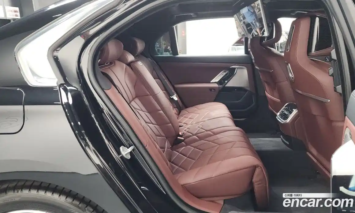 BMW 7 серия 2025 3.0 автомат (гидро), фото 17