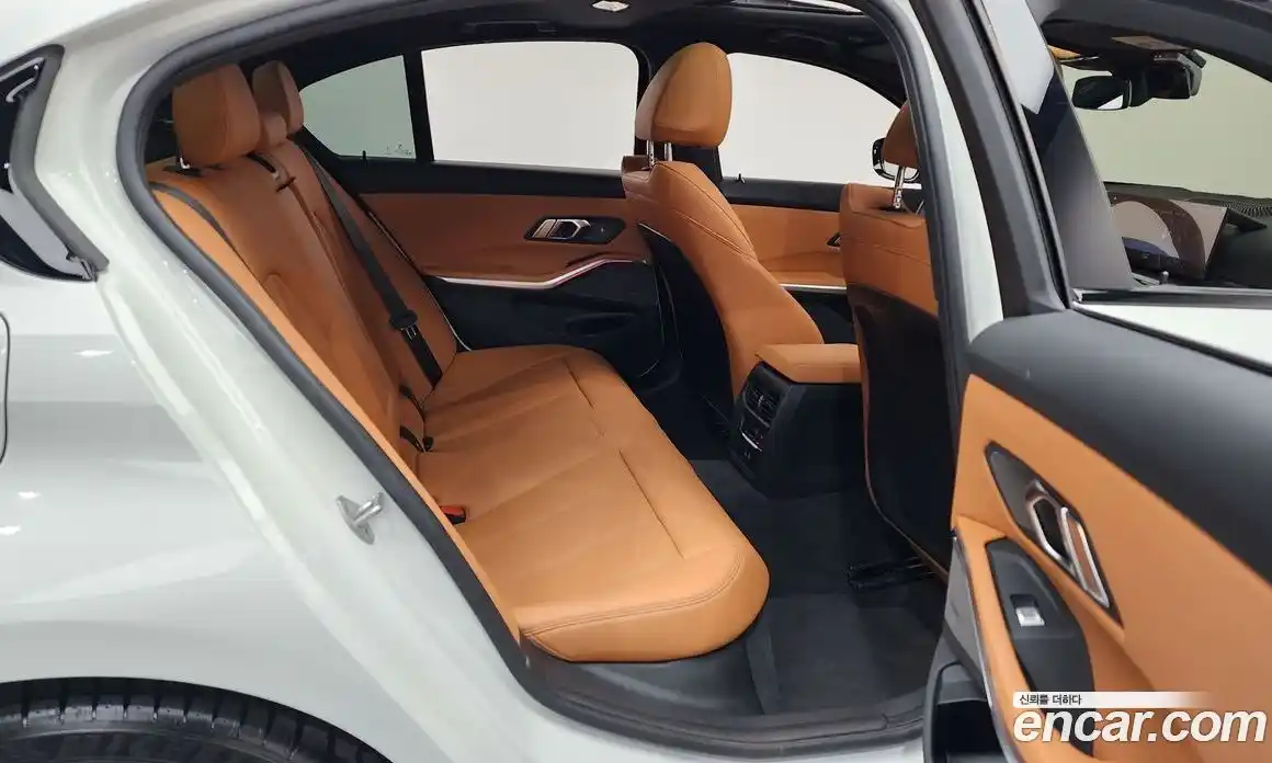 BMW 3 серия 2024 2.0 автомат (гидро), фото 17