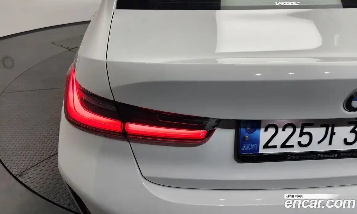 BMW 3 серия 2024 2.0 автомат (гидро), фото 9