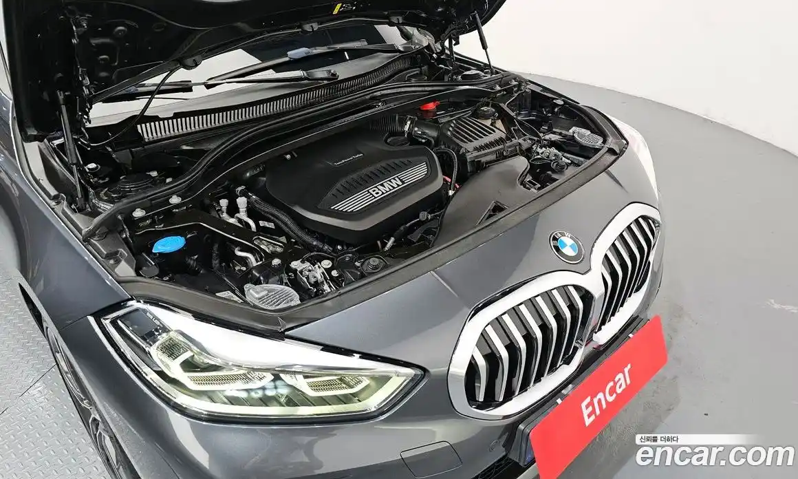 BMW 1 серия 2021 2.0 автомат (гидро), фото 6