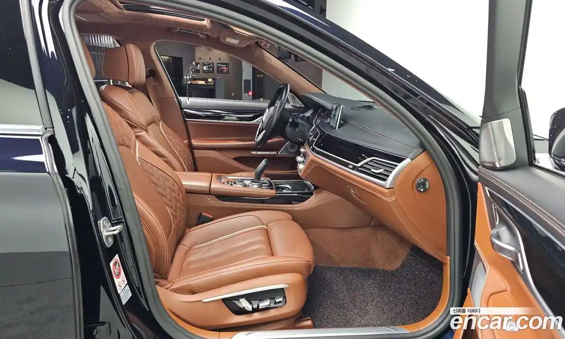 BMW 7 серия 2017 4.4 автомат (гидро), фото 12
