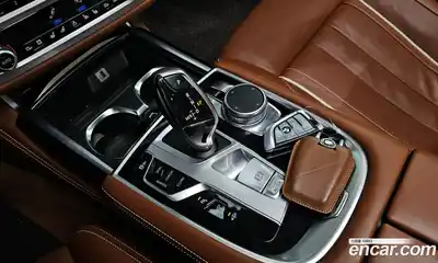 BMW 7 серия 2017 4.4 автомат (гидро), миниатюра 9