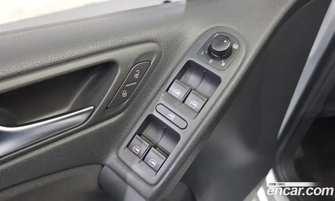 Volkswagen Golf 2011 1.4 автомат (гидро), фото 13