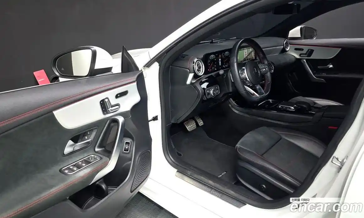 Mercedes-Benz CLA-Class 2023 2.0 гидро, фото 13