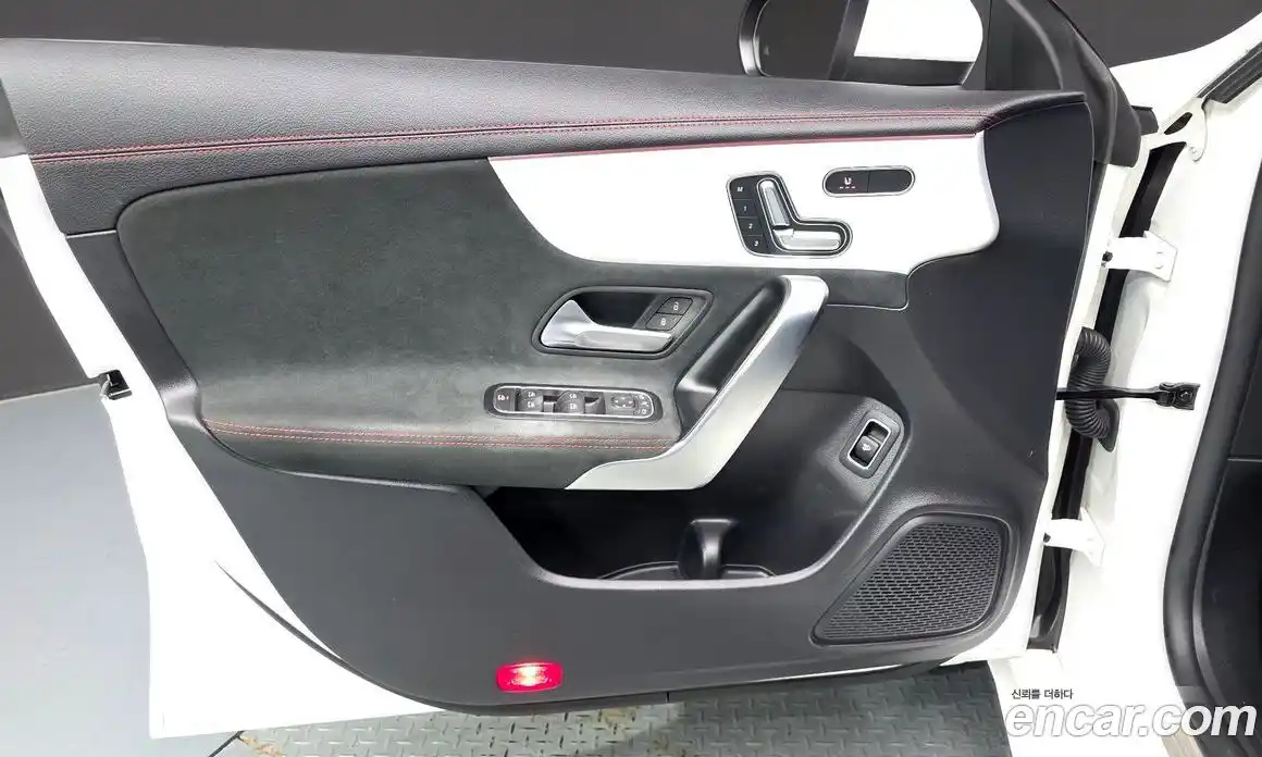 Mercedes-Benz CLA-Class 2023 2.0 гидро, фото 14