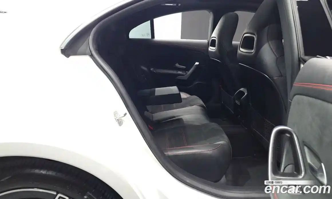 Mercedes-Benz CLA-Class 2023 2.0 гидро, фото 17