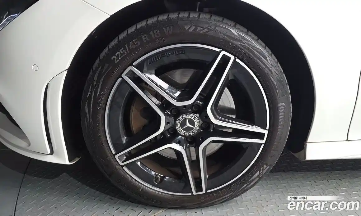 Mercedes-Benz CLA-Class 2023 2.0 гидро, фото 5