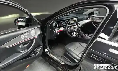 Mercedes-Benz E-Class 2019 2.0 автомат (гидро), миниатюра 12