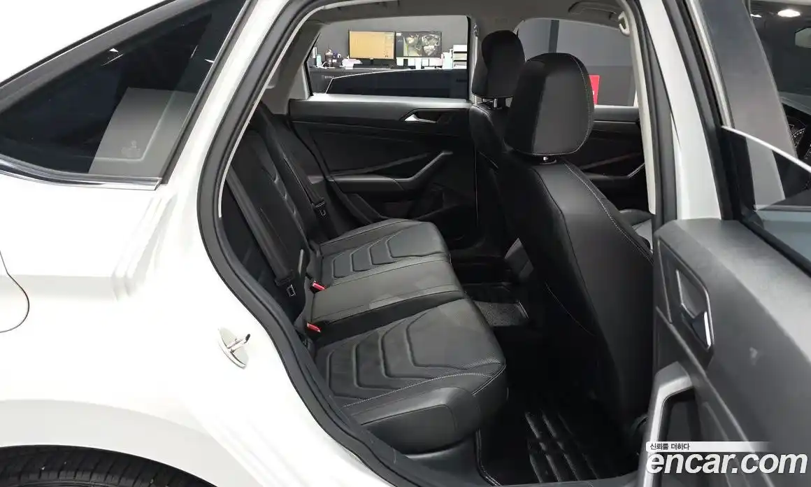 Volkswagen Jetta 2021 1.4 автомат (гидро), фото 12