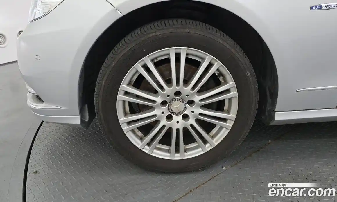 Mercedes-Benz E-Class 2012 3.5 автомат (гидро), фото 5
