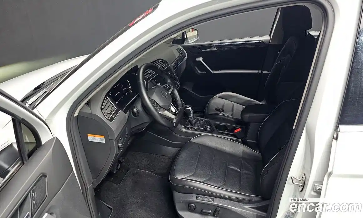 Volkswagen Tiguan 2021 2.0 автомат (гидро), фото 13