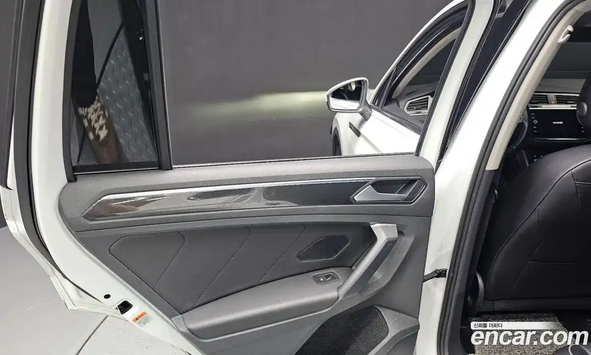 Volkswagen Tiguan 2021 2.0 автомат (гидро), фото 15