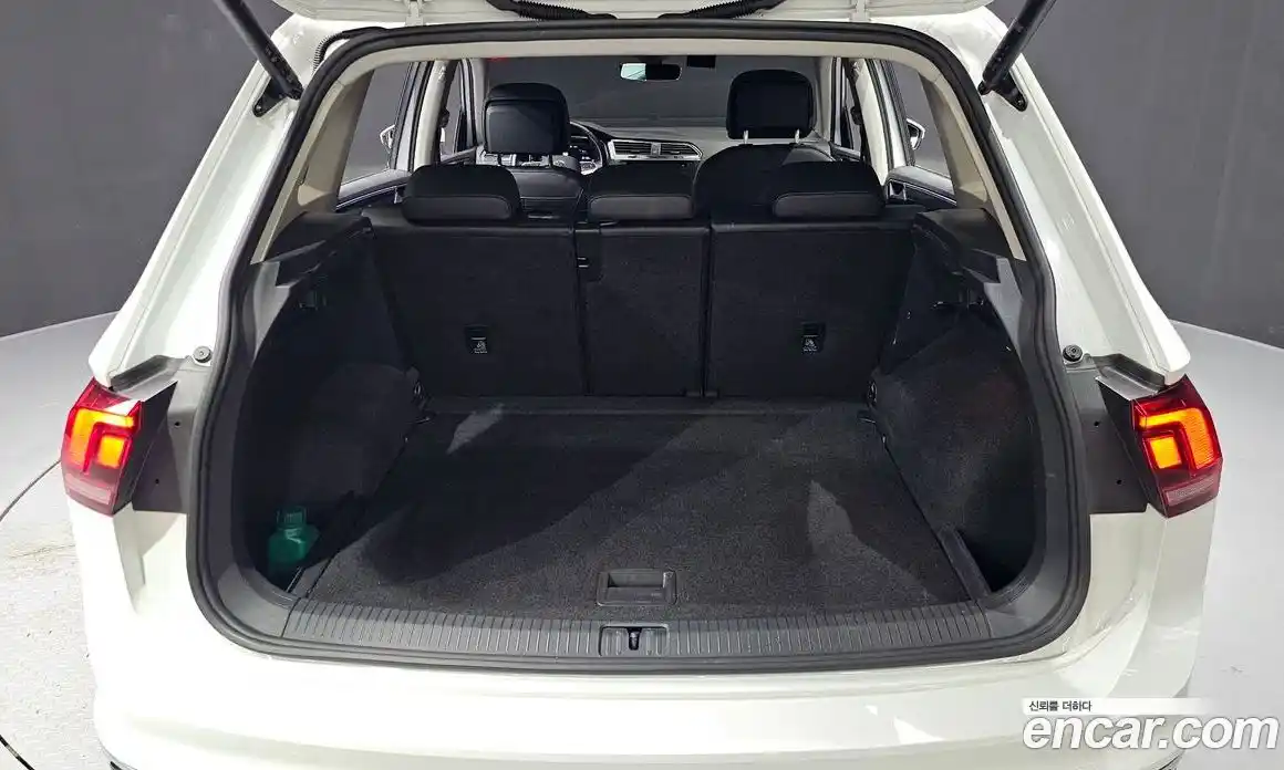 Volkswagen Tiguan 2021 2.0 автомат (гидро), фото 26