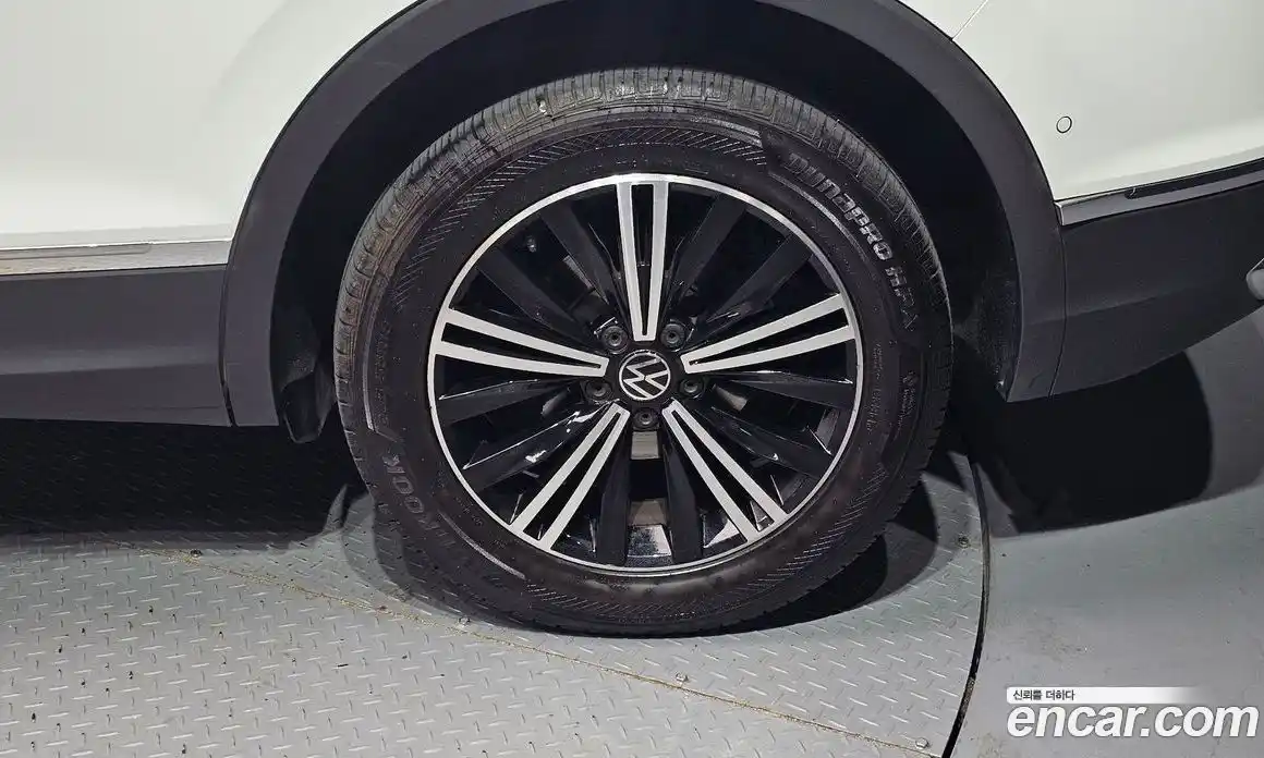Volkswagen Tiguan 2021 2.0 автомат (гидро), фото 7
