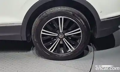 Volkswagen Tiguan 2021 2.0 автомат (гидро), миниатюра 7