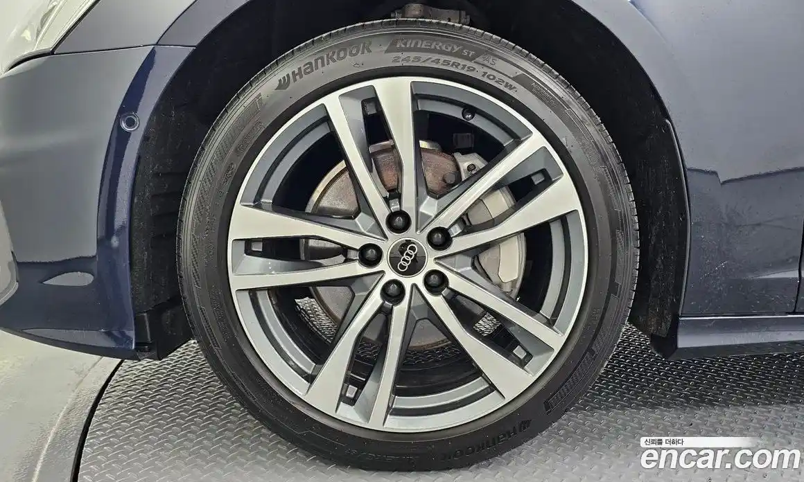 Audi A6 2022 2.0 автомат (гидро), фото 5