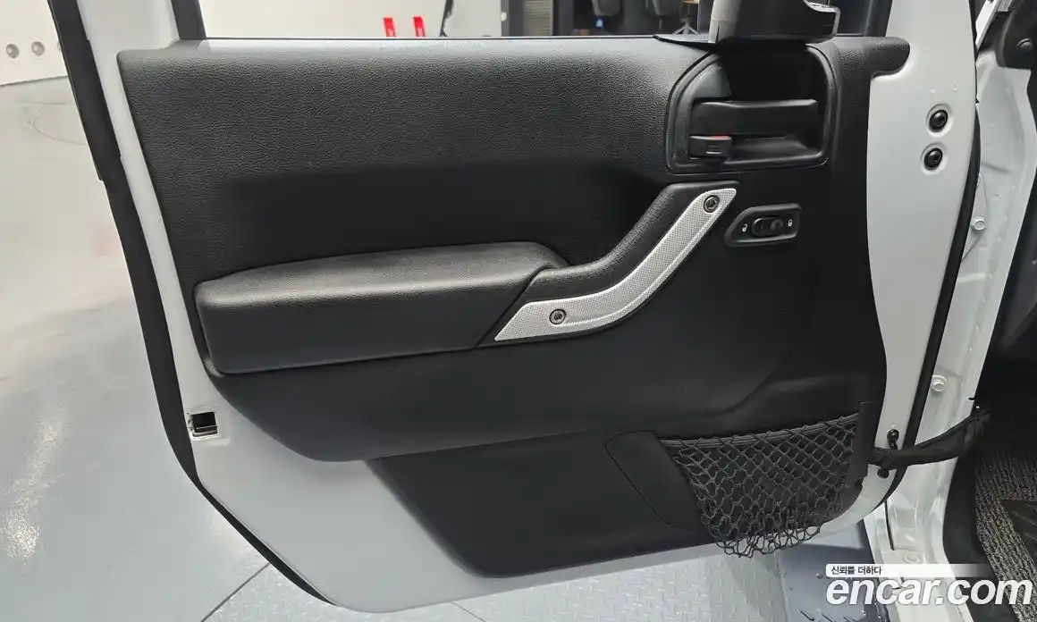 Jeep Wrangler 2017 3.6 автомат (гидро), фото 14