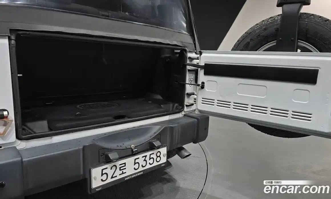 Jeep Wrangler 2017 3.6 автомат (гидро), фото 26