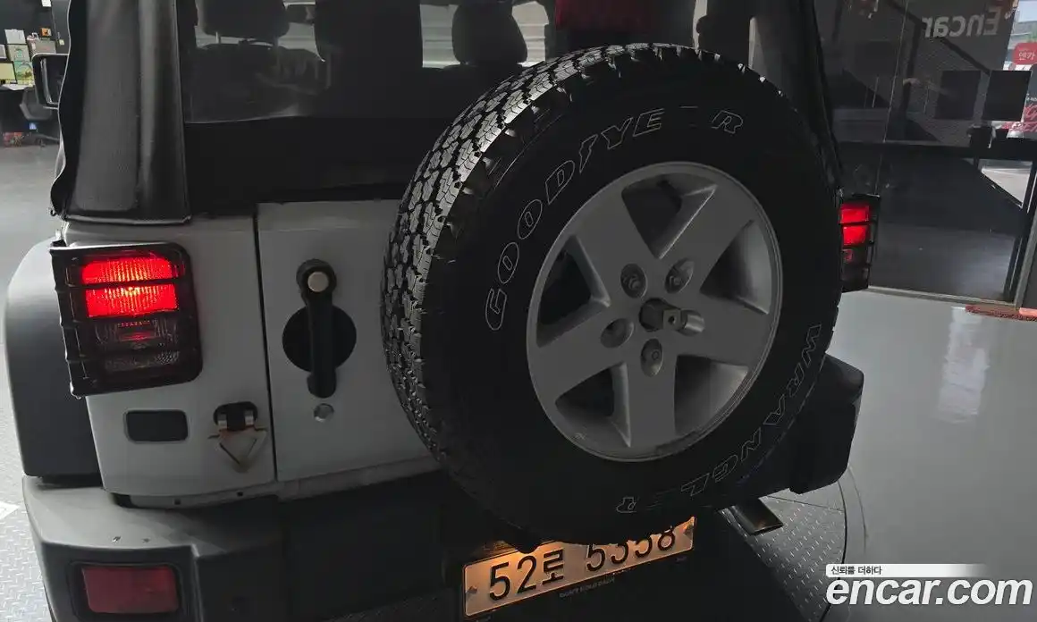Jeep Wrangler 2017 3.6 автомат (гидро), фото 27