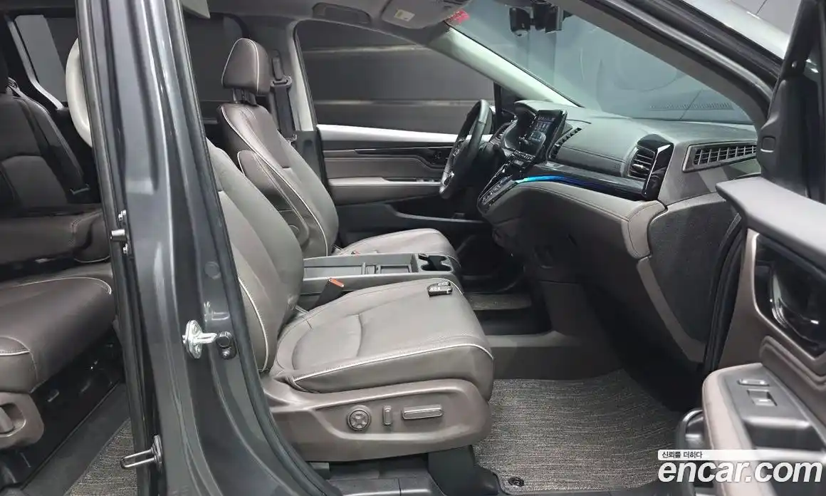 Honda Odyssey 2023 3.5 автомат (гидро), фото 16