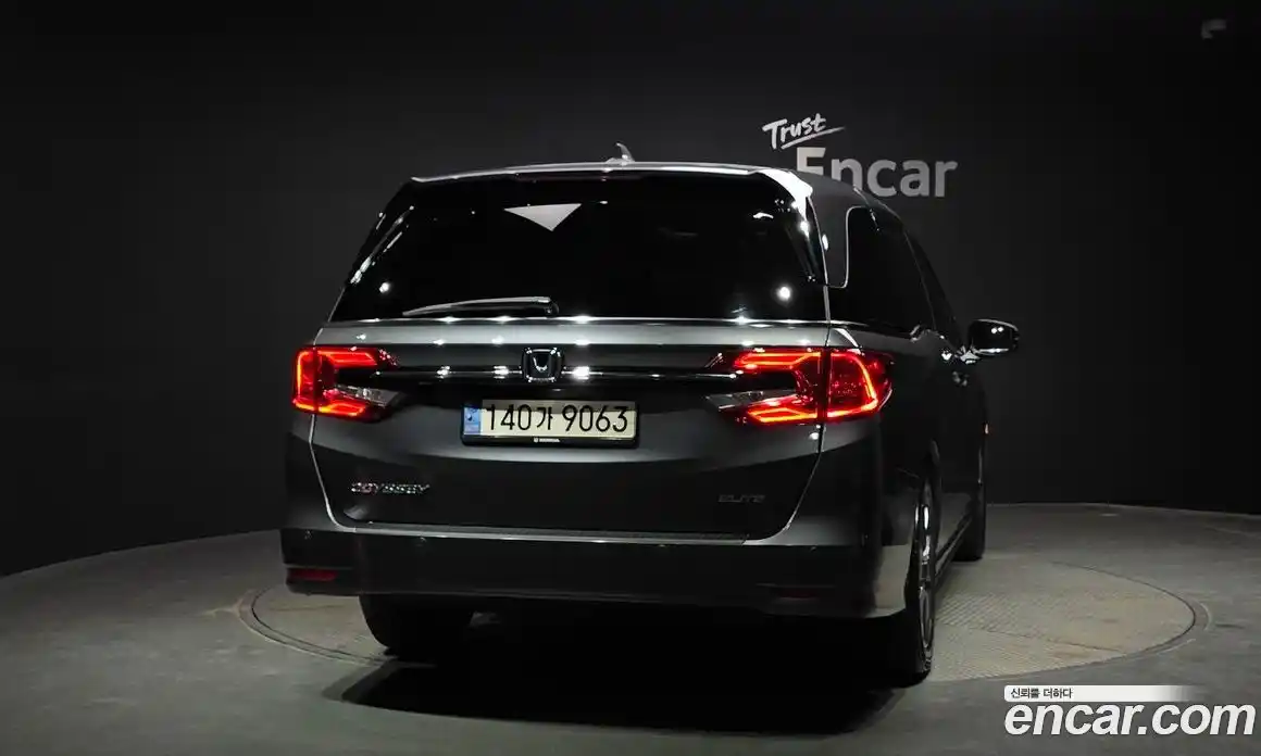 Honda Odyssey 2023 3.5 автомат (гидро), фото 3