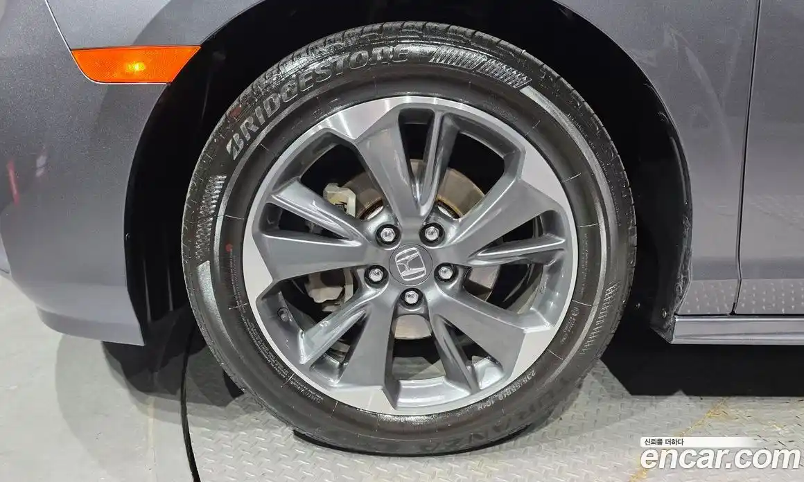 Honda Odyssey 2023 3.5 автомат (гидро), фото 4