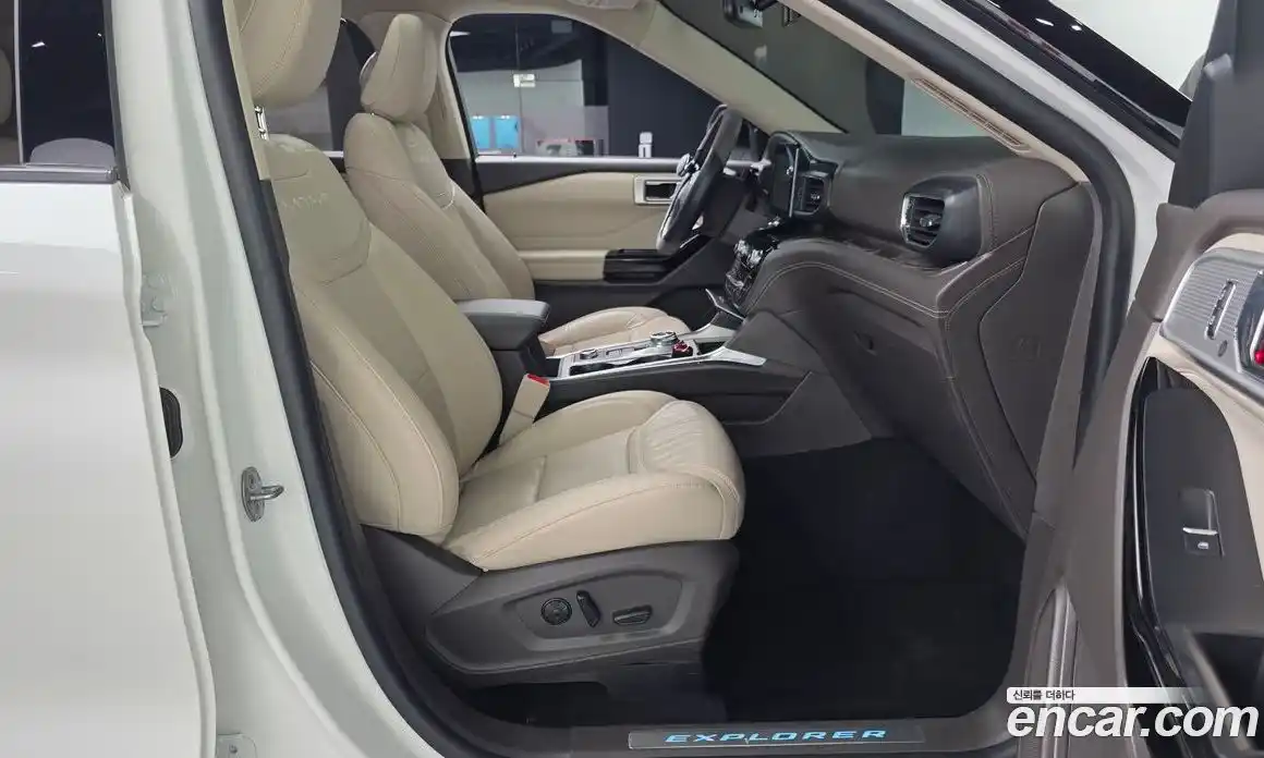 Ford Explorer 2022 3.0 автомат (гидро), фото 17