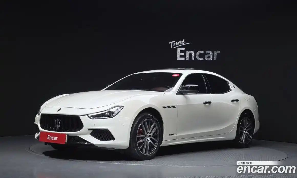 Maserati Ghibli 2015 3.0 автомат (гидро), фото 1 Maserati Ghibli 2015 3.0 автомат (гидро), фото 1
