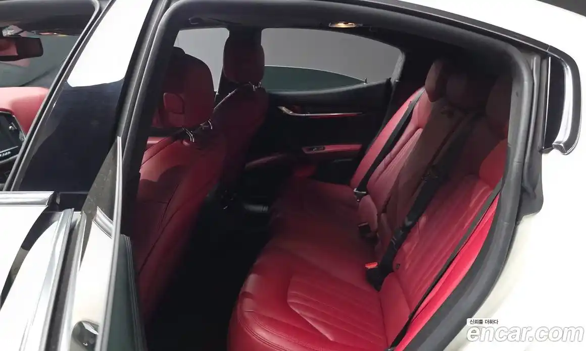 Maserati Ghibli 2015 3.0 автомат (гидро), фото 11 Maserati Ghibli 2015 3.0 автомат (гидро), фото 11