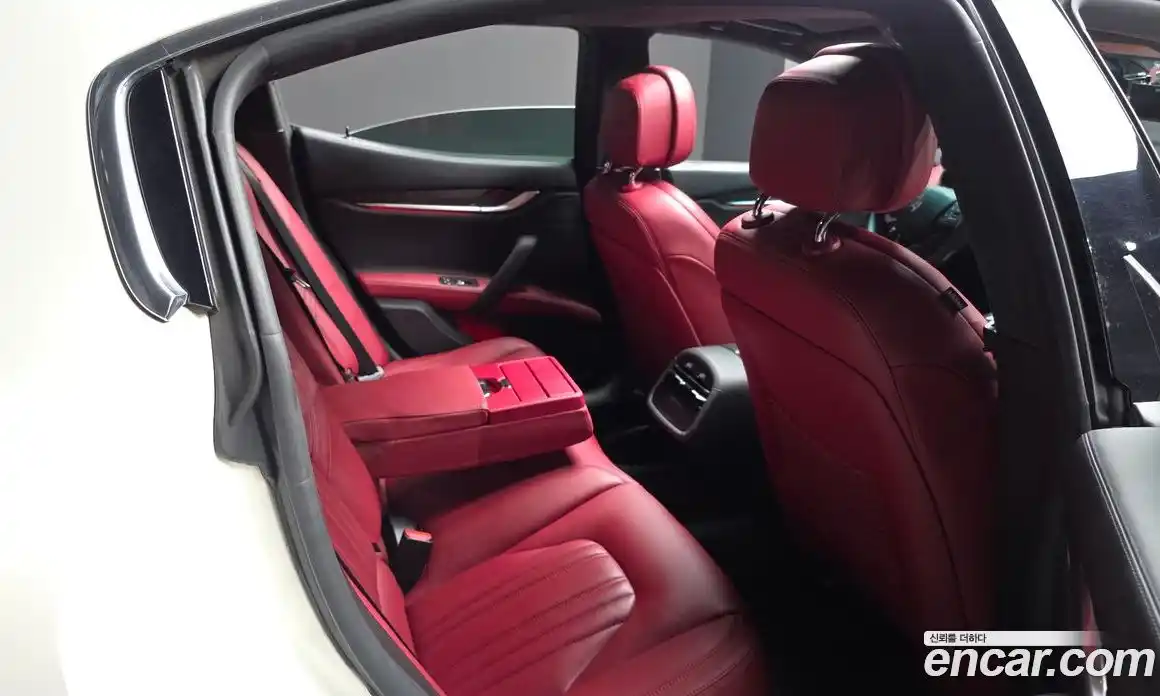 Maserati Ghibli 2015 3.0 автомат (гидро), фото 12 Maserati Ghibli 2015 3.0 автомат (гидро), фото 12