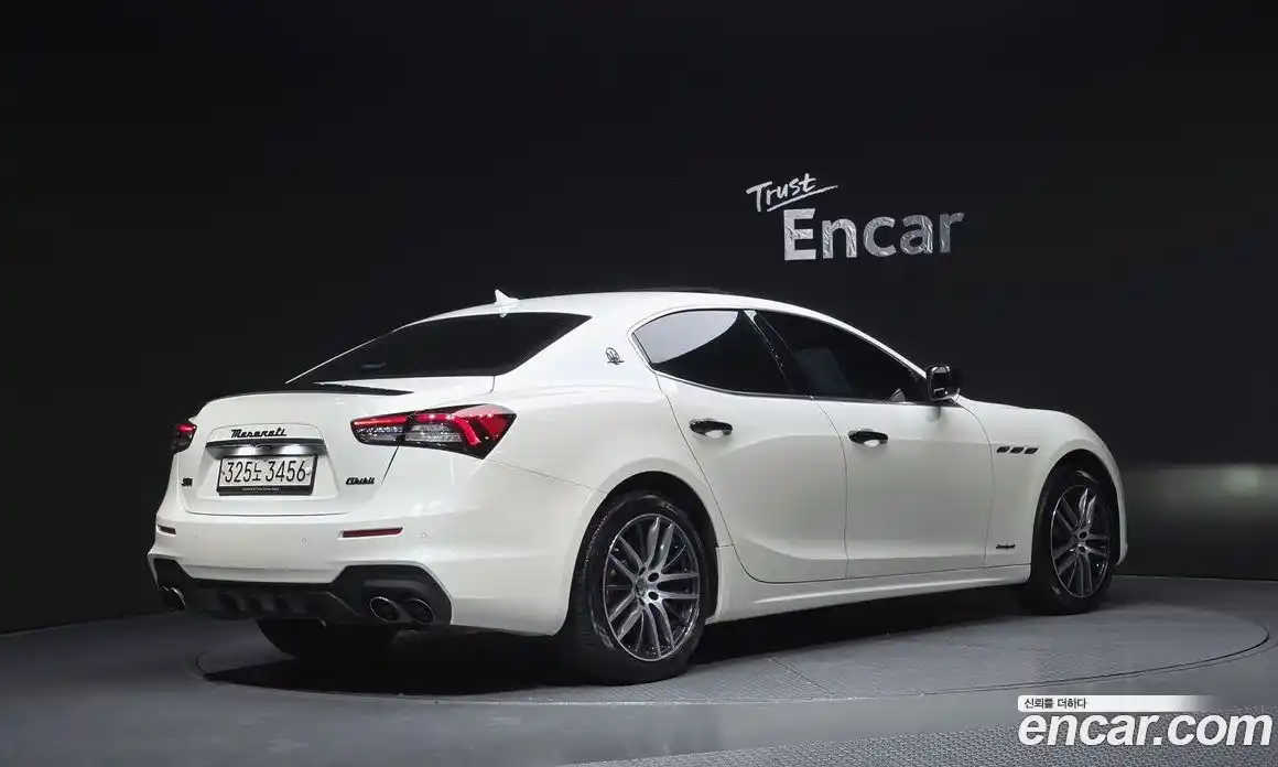 Maserati Ghibli 2015 3.0 автомат (гидро), фото 2 Maserati Ghibli 2015 3.0 автомат (гидро), фото 2