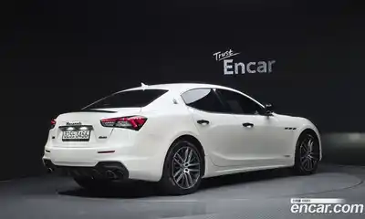 Maserati Ghibli 2015 3.0 автомат (гидро), миниатюра 2 Maserati Ghibli 2015 3.0 автомат (гидро), миниатюра 2