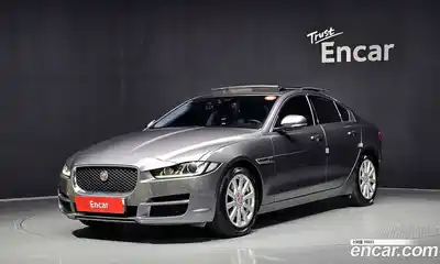 Jaguar XE 2015 2.0 автомат (гидро), миниатюра 1 Jaguar XE 2015 2.0 автомат (гидро), миниатюра 1