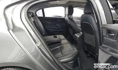 Jaguar XE 2015 2.0 автомат (гидро), миниатюра 12