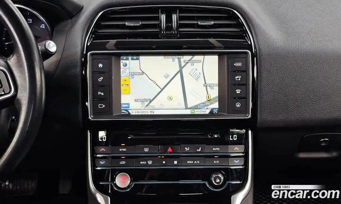 Jaguar XE 2015 2.0 автомат (гидро), фото 14 Jaguar XE 2015 2.0 автомат (гидро), фото 14