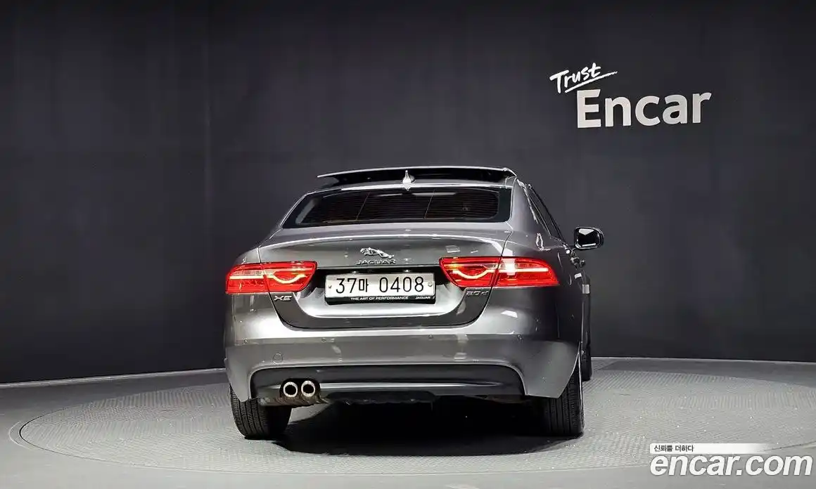 Jaguar XE 2015 2.0 автомат (гидро), фото 4 Jaguar XE 2015 2.0 автомат (гидро), фото 4