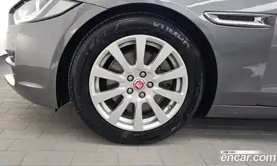 Jaguar XE 2015 2.0 автомат (гидро), миниатюра 5 Jaguar XE 2015 2.0 автомат (гидро), миниатюра 5