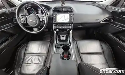 Jaguar XE 2015 2.0 автомат (гидро), миниатюра 7 Jaguar XE 2015 2.0 автомат (гидро), миниатюра 7