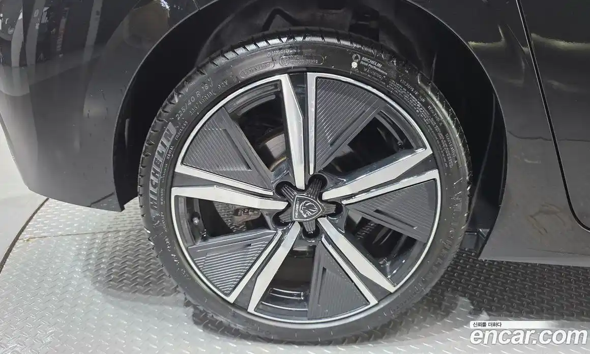 Peugeot 308 2023 1.5 автомат (гидро), фото 5