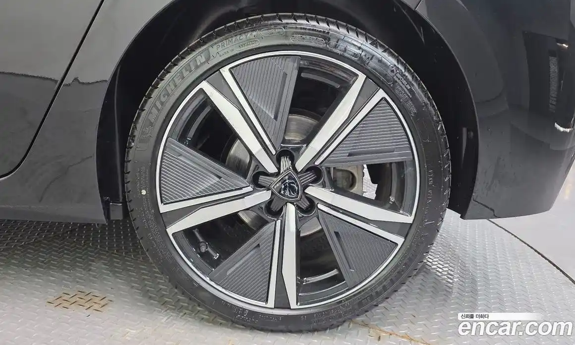 Peugeot 308 2023 1.5 автомат (гидро), фото 7