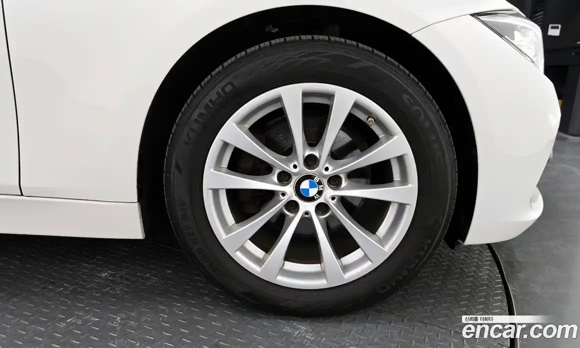 BMW 3 серия 2018 2.0 автомат (гидро), фото 5