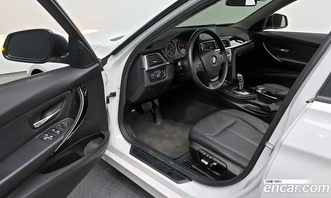 BMW 3 серия 2018 2.0 автомат (гидро), фото 9