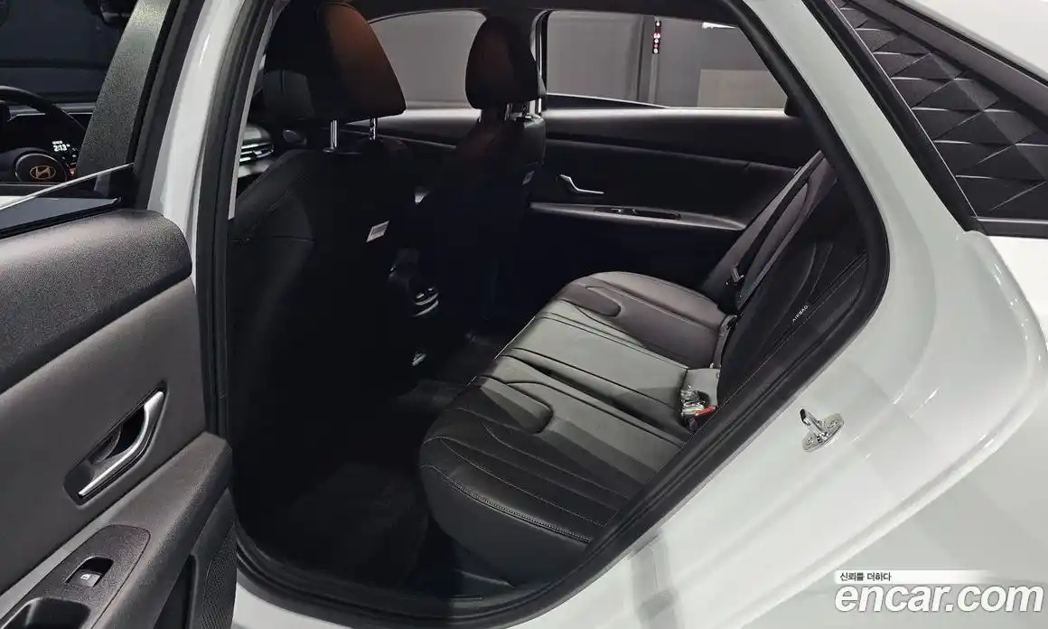 Hyundai Avante 2025 1.6 автомат (гидро), фото 17