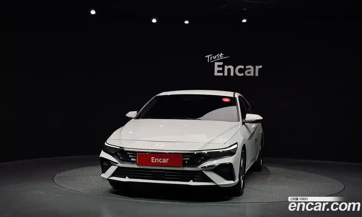 Hyundai Avante 2025 1.6 автомат (гидро), фото 3