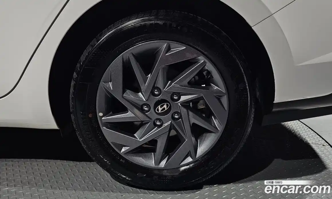 Hyundai Avante 2025 1.6 автомат (гидро), фото 7