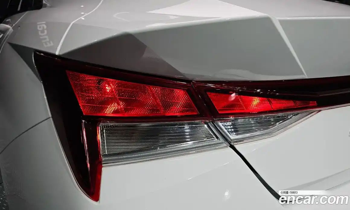 Hyundai Avante 2025 1.6 автомат (гидро), фото 9
