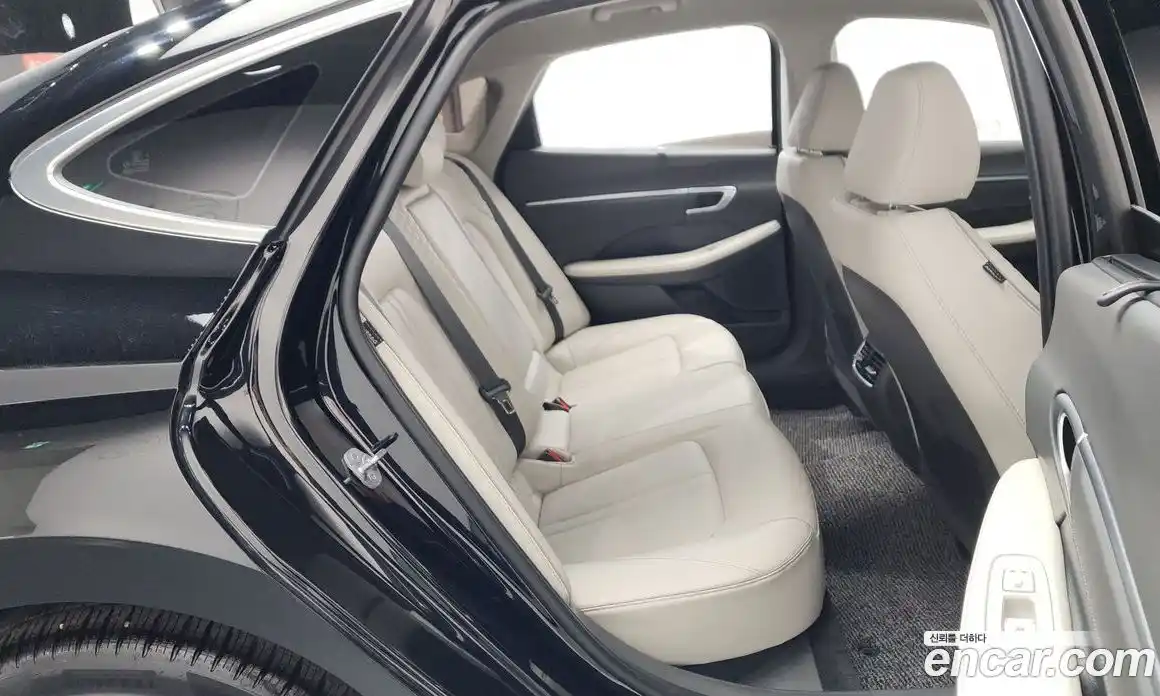 Hyundai Sonata 2025 1.6 автомат (гидро), фото 17