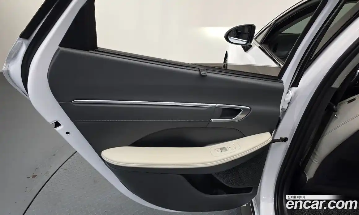 Hyundai Sonata 2022 1.6 автомат (гидро), фото 14